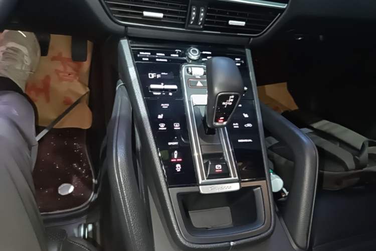 Used Porsche Cayenne 2018 Cayenne 3.0T Gear Lever