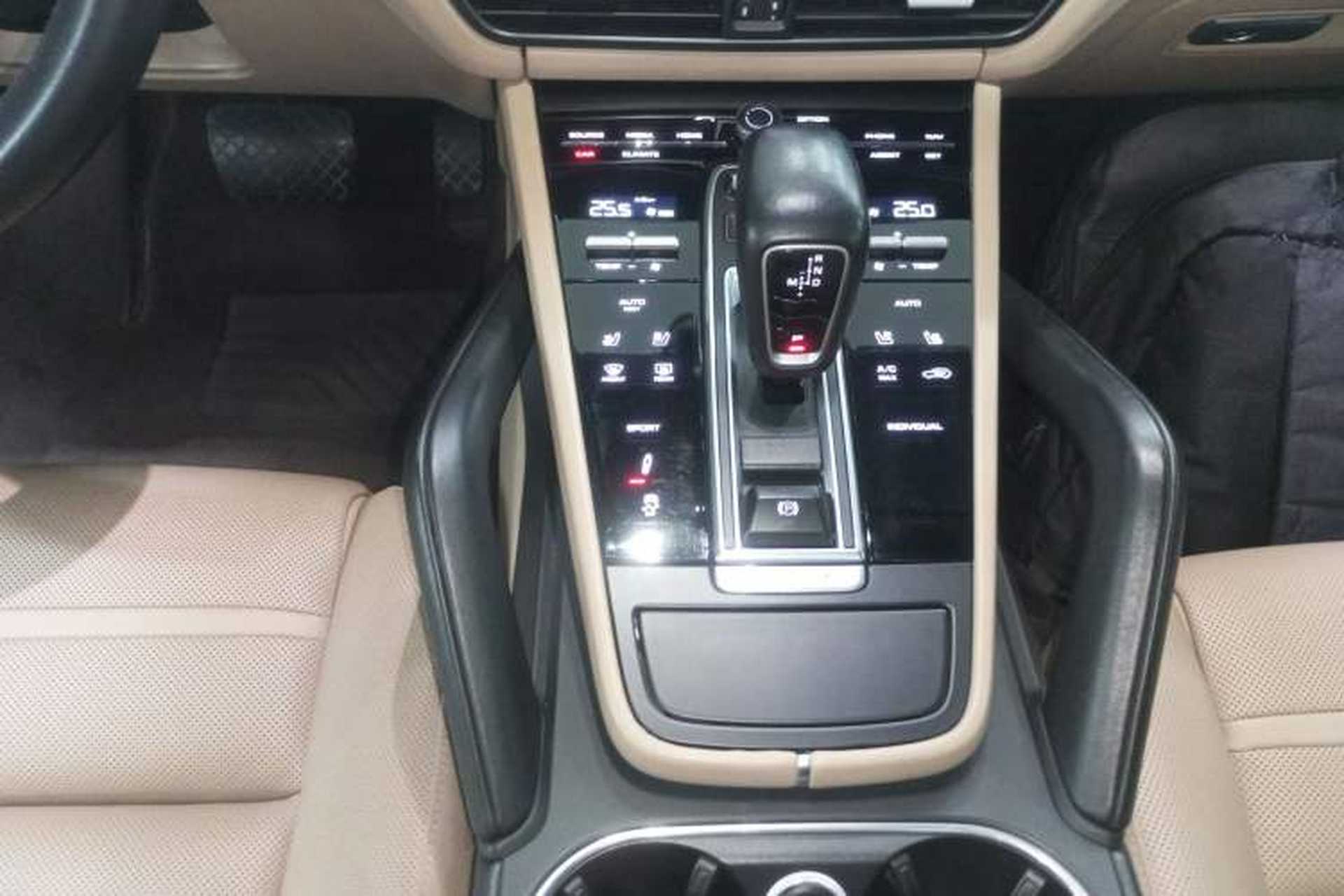 Used Porsche Cayenne 2018 Cayenne 3.0T Gear Lever