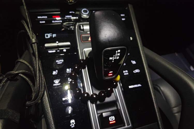 Used Porsche Cayenne 2018 Cayenne 3.0T Gear Lever