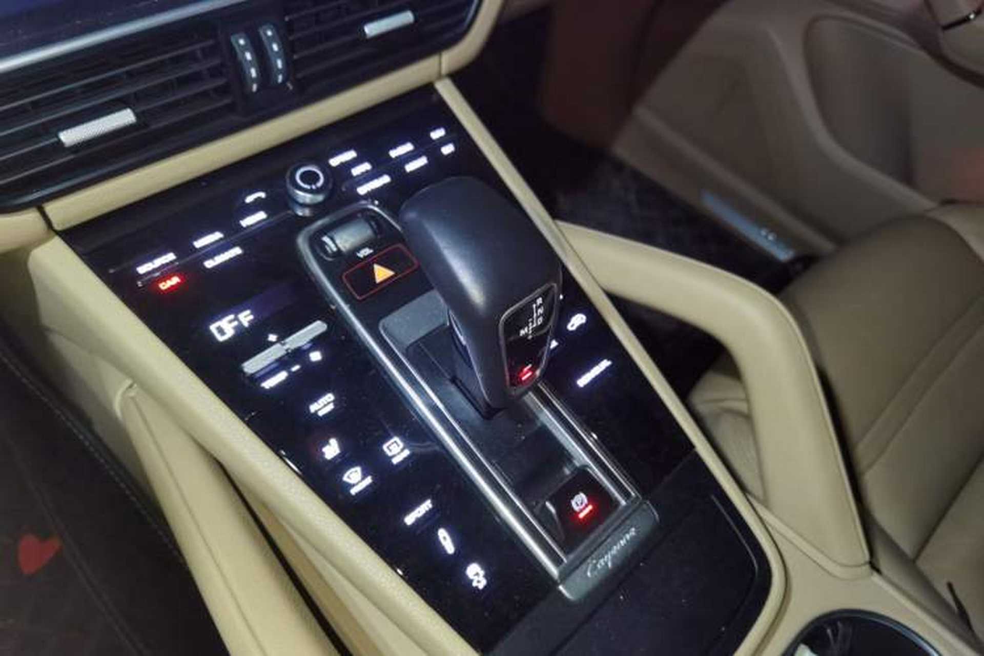 Used Porsche Cayenne 2018 Cayenne 3.0T Gear Lever