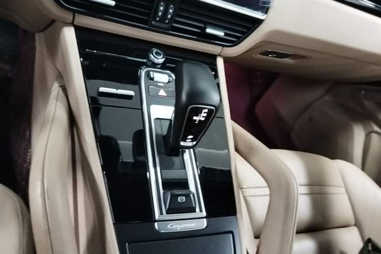 Used Porsche Cayenne 2018 Cayenne 3.0T Gear Lever