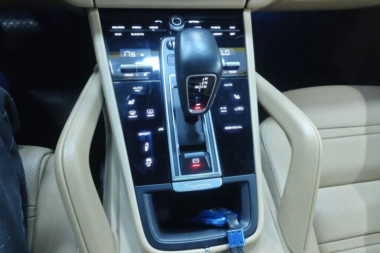 Used Porsche Cayenne 2018 Cayenne 3.0T Gear Lever
