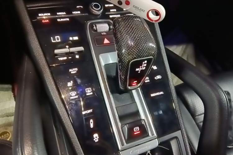 Used Porsche Cayenne 2018 Cayenne 3.0T Gear Lever