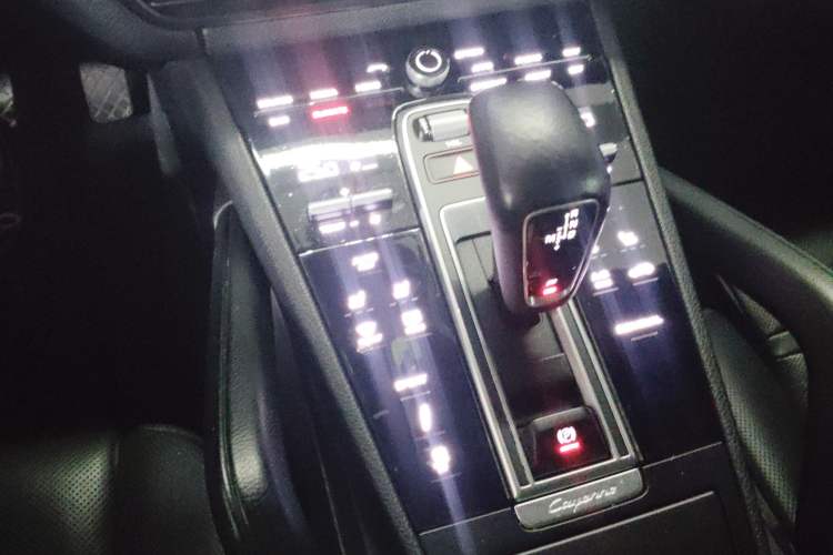 Used Porsche Cayenne 2018 Cayenne 3.0T Gear Lever