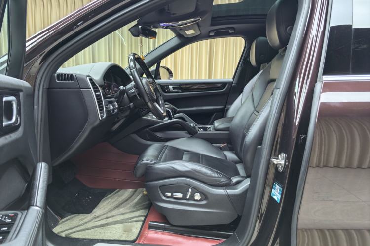 Used Porsche Cayenne 2018 Cayenne 3.0T Interior 1