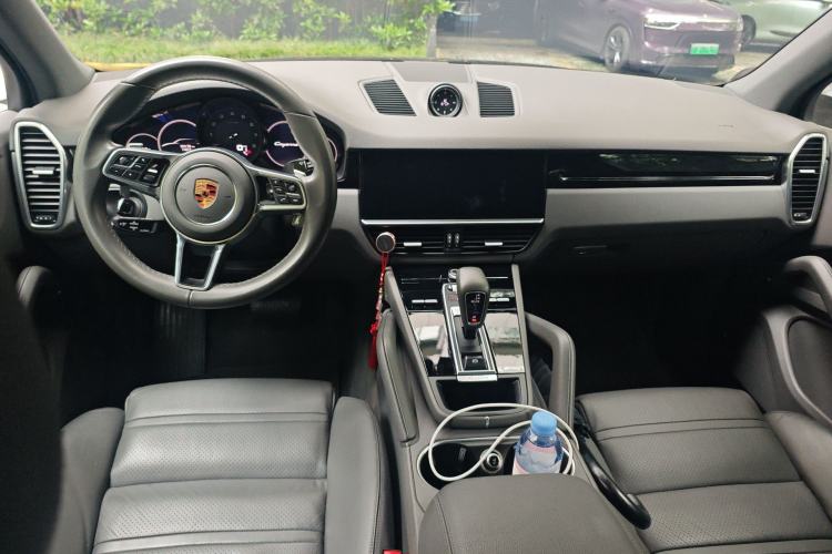 Used Porsche Cayenne 2018 Cayenne 3.0T Interior 2