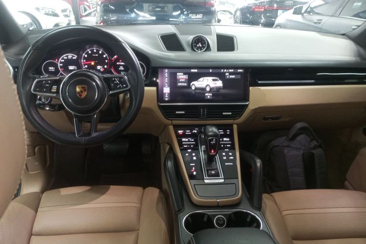 Used Porsche Cayenne 2018 Cayenne 3.0T Interior 2