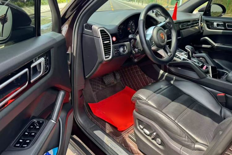 Used Porsche Cayenne 2018 Cayenne 3.0T Interior 2