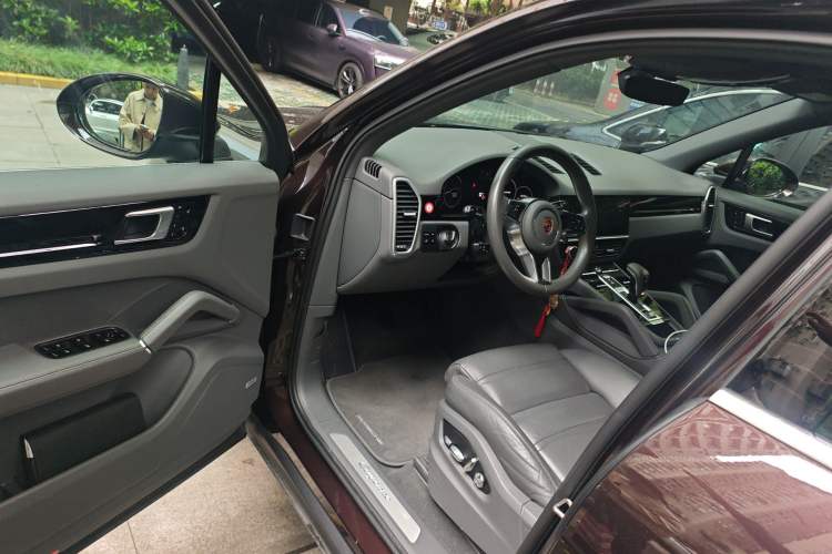 Used Porsche Cayenne 2018 Cayenne 3.0T Interior 3