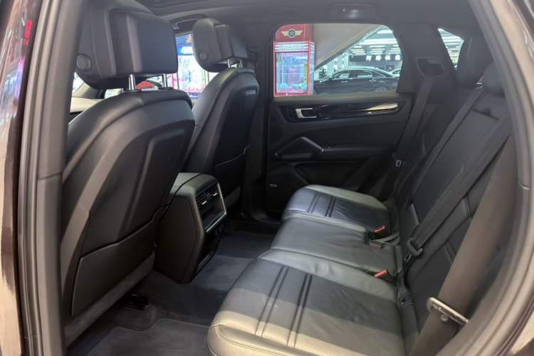 Used Porsche Cayenne 2018 Cayenne 3.0T Interior 3