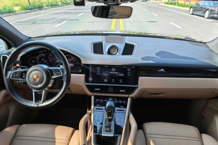 Used Porsche Cayenne 2018 Cayenne 3.0T Interior 4