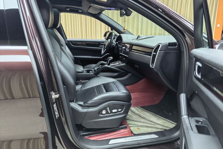 Used Porsche Cayenne 2018 Cayenne 3.0T Interior 5