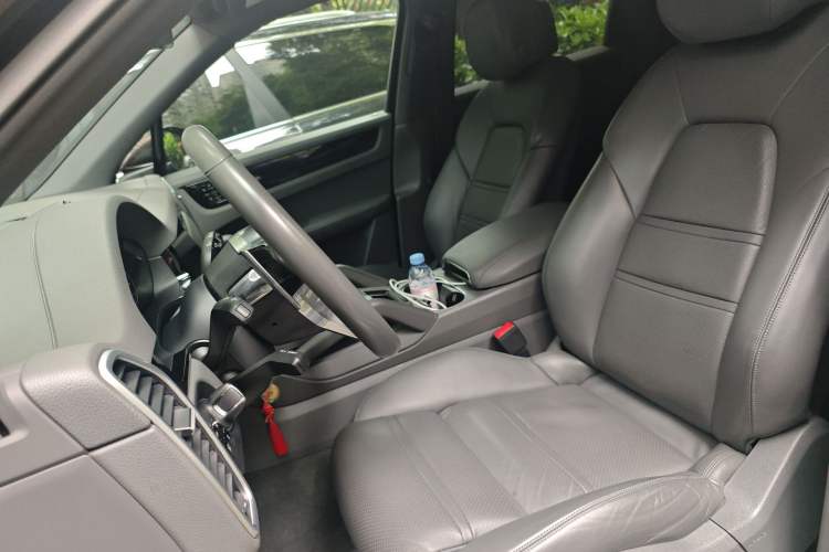 Used Porsche Cayenne 2018 Cayenne 3.0T Left Front Seat