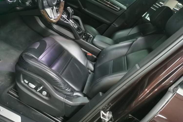 Used Porsche Cayenne 2018 Cayenne 3.0T Left Front Seat