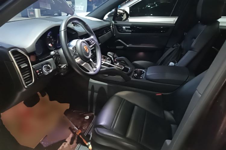 Used Porsche Cayenne 2018 Cayenne 3.0T Left Front Seat