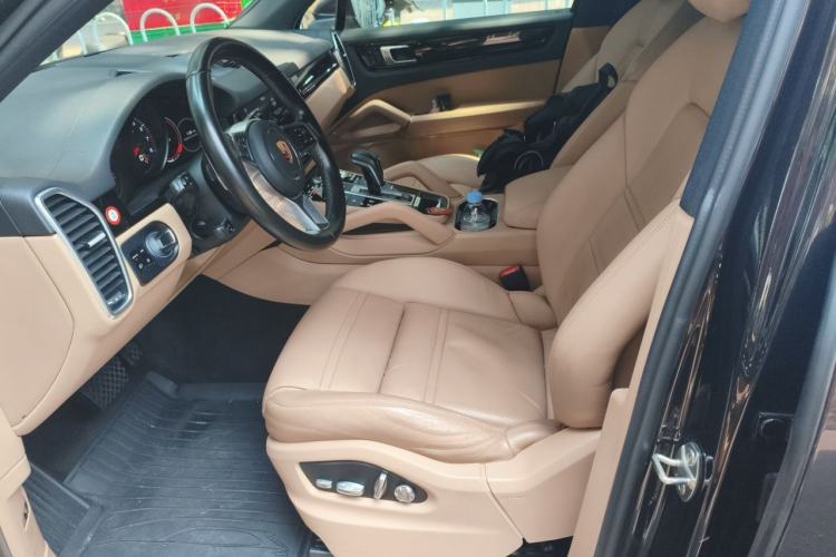 Used Porsche Cayenne 2018 Cayenne 3.0T Left Front Seat
