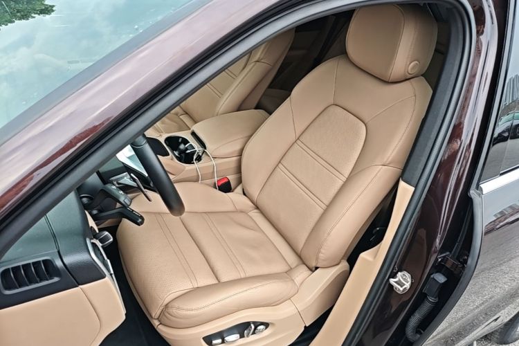 Used Porsche Cayenne 2018 Cayenne 3.0T Left Front Seat