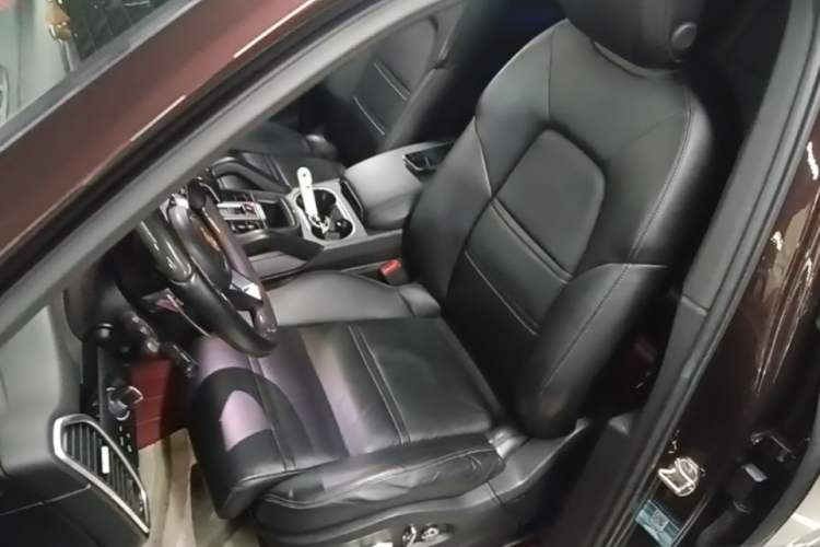 Used Porsche Cayenne 2018 Cayenne 3.0T Left Front Seat