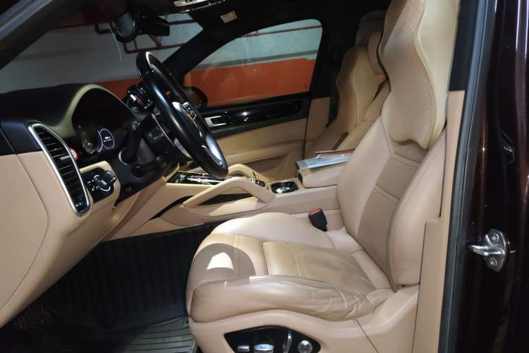 Used Porsche Cayenne 2018 Cayenne 3.0T Left Front Seat