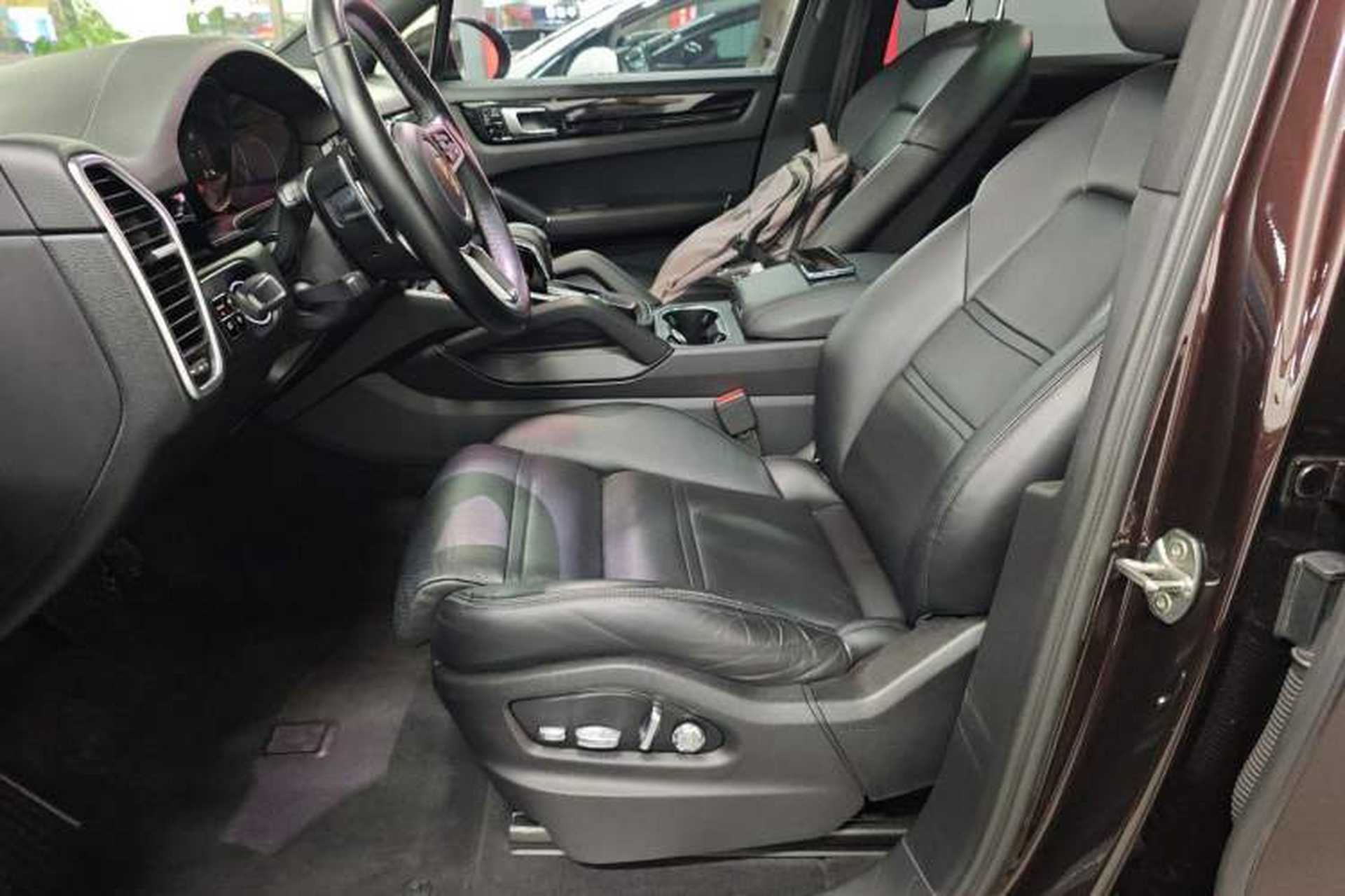 Used Porsche Cayenne 2018 Cayenne 3.0T Left Front Seat