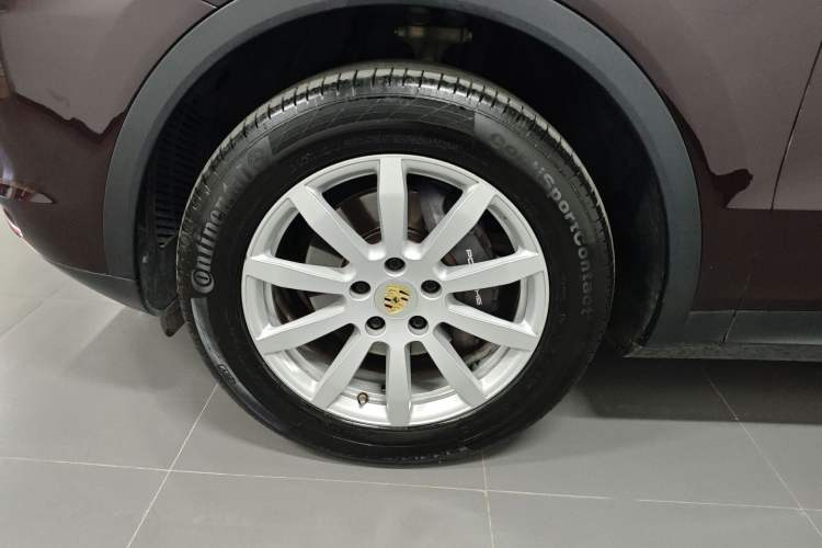 Used Porsche Cayenne 2018 Cayenne 3.0T Left Front Wheel Hub