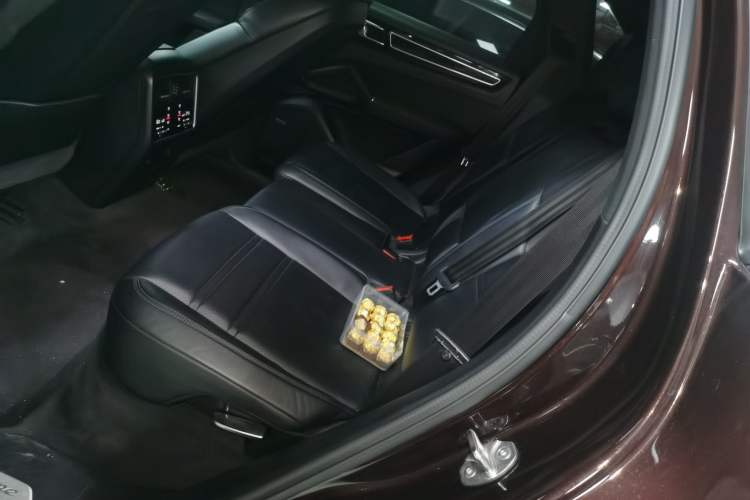 Used Porsche Cayenne 2018 Cayenne 3.0T Left Rear Seat