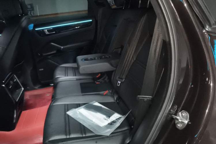 Used Porsche Cayenne 2018 Cayenne 3.0T Left Rear Seat