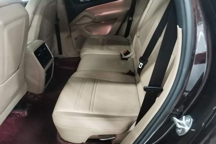 Used Porsche Cayenne 2018 Cayenne 3.0T Left Rear Seat
