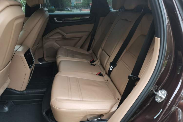 Used Porsche Cayenne 2018 Cayenne 3.0T Left Rear Seat