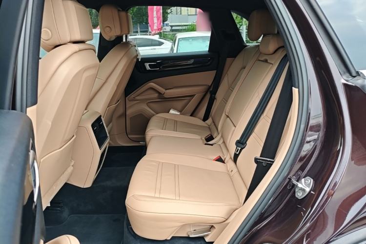 Used Porsche Cayenne 2018 Cayenne 3.0T Left Rear Seat