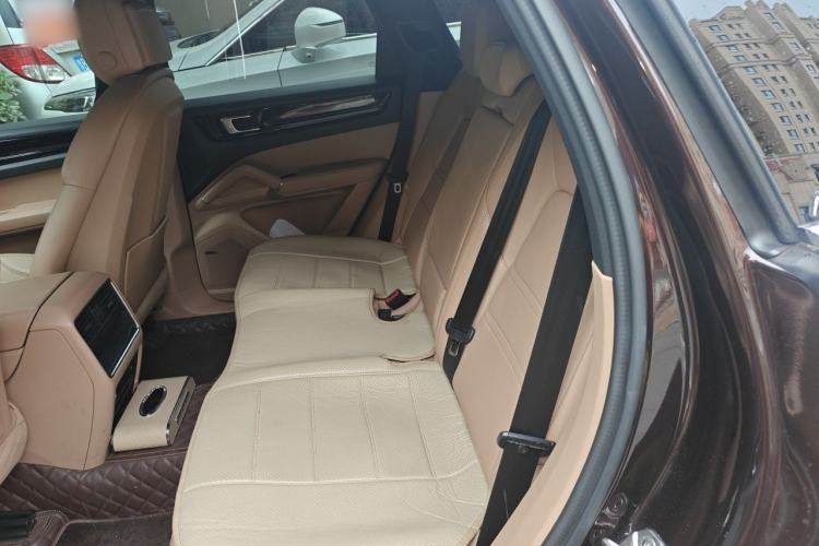 Used Porsche Cayenne 2018 Cayenne 3.0T Left Rear Seat