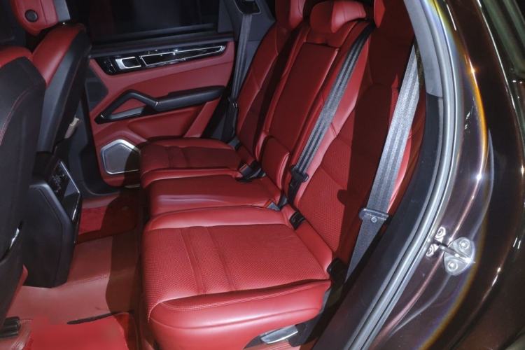 Used Porsche Cayenne 2018 Cayenne 3.0T Left Rear Seat