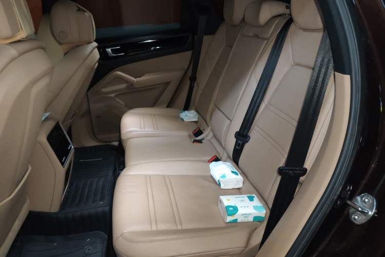 Used Porsche Cayenne 2018 Cayenne 3.0T Left Rear Seat