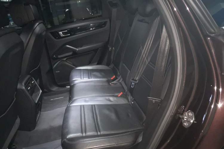 Used Porsche Cayenne 2018 Cayenne 3.0T Left Rear Seat