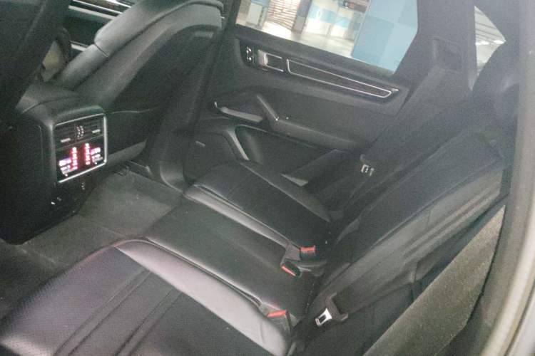Used Porsche Cayenne 2018 Cayenne 3.0T Left Rear Seat