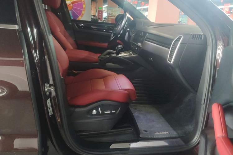 Used Porsche Cayenne 2018 Cayenne 3.0T Right Front Seat