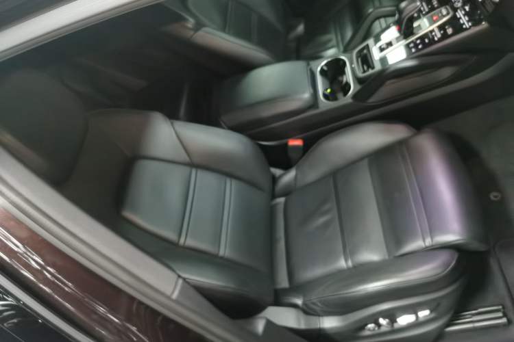 Used Porsche Cayenne 2018 Cayenne 3.0T Right Front Seat