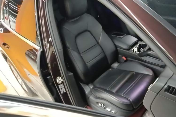 Used Porsche Cayenne 2018 Cayenne 3.0T Right Front Seat