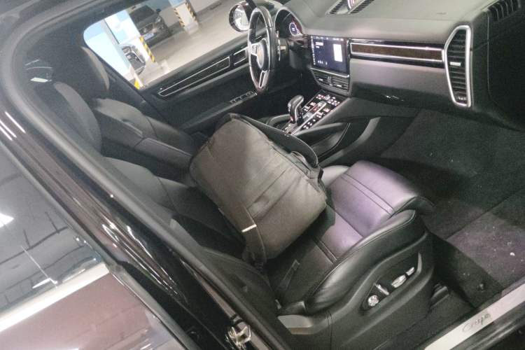 Used Porsche Cayenne 2018 Cayenne 3.0T Right Front Seat