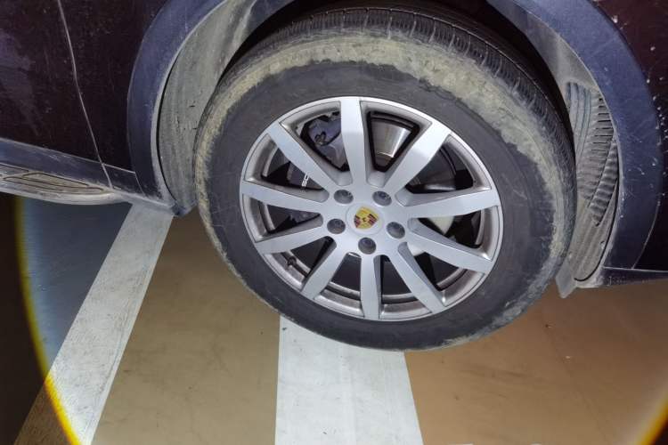 Used Porsche Cayenne 2018 Cayenne 3.0T Right Front Wheel Hub