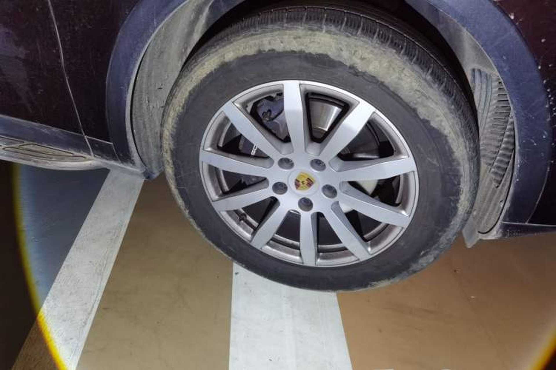 Used Porsche Cayenne 2018 Cayenne 3.0T Right Front Wheel Hub