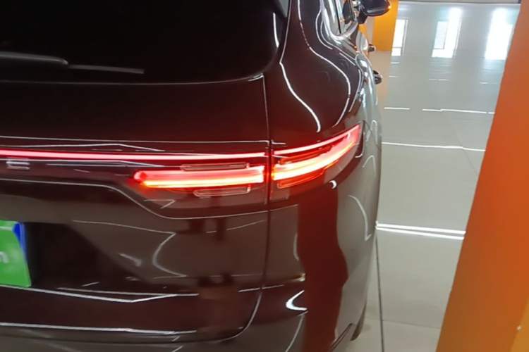 Used Porsche Cayenne 2018 Cayenne 3.0T Right Rear Taillight