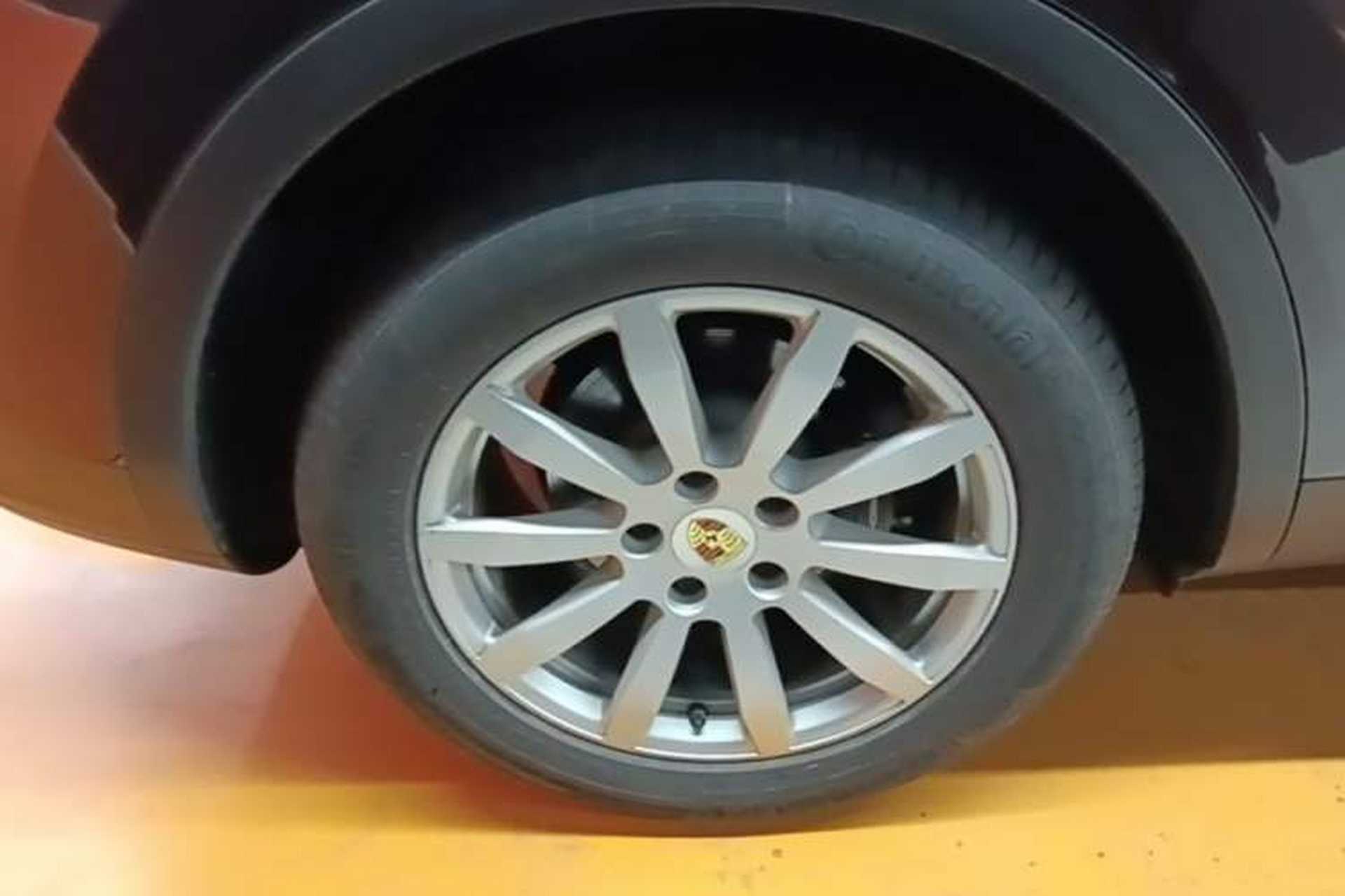 Used Porsche Cayenne 2018 Cayenne 3.0T Right Rear Wheel Hub