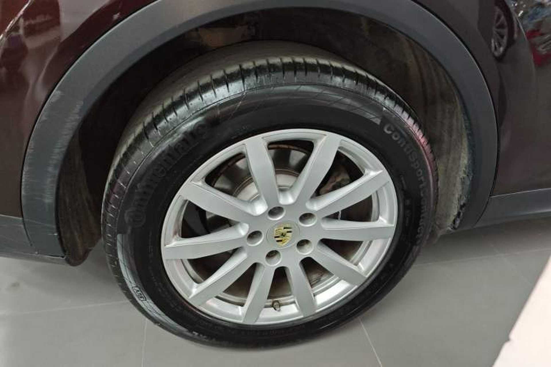 Used Porsche Cayenne 2018 Cayenne 3.0T Right Rear Wheel Hub