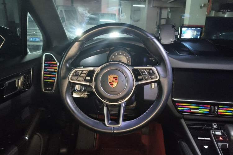 Used Porsche Cayenne 2018 Cayenne 3.0T Steering Wheel