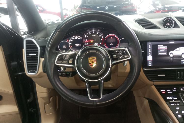 Used Porsche Cayenne 2018 Cayenne 3.0T Steering Wheel