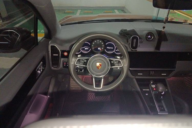 Used Porsche Cayenne 2018 Cayenne 3.0T Steering Wheel