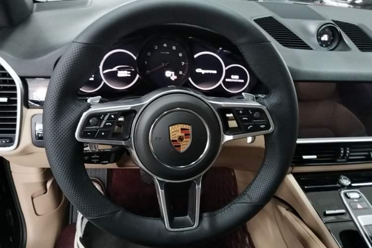Used Porsche Cayenne 2018 Cayenne 3.0T Steering Wheel