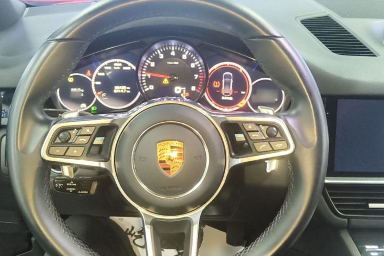 Used Porsche Cayenne 2018 Cayenne 3.0T Steering Wheel