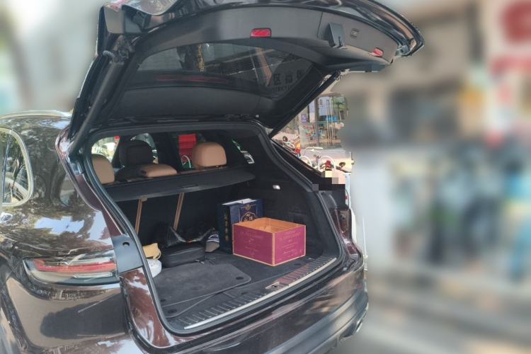 Used Porsche Cayenne 2018 Cayenne 3.0T Trunk
